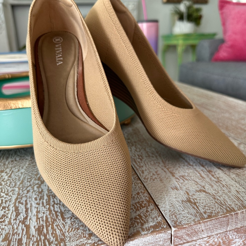 Vivaia Aria wedge 6.5